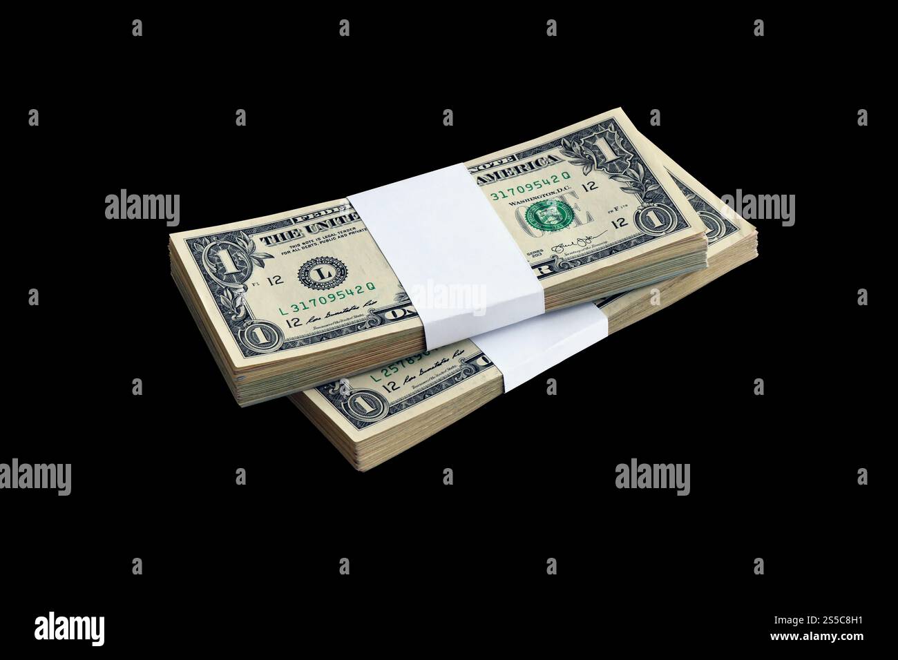 200 hryvnias ucraine banconote e palle di carta stropicciata con blocco note. Idee cattive o meno di concetto di ispirazione. Alla ricerca di idee per l'investimento. 200 Foto Stock