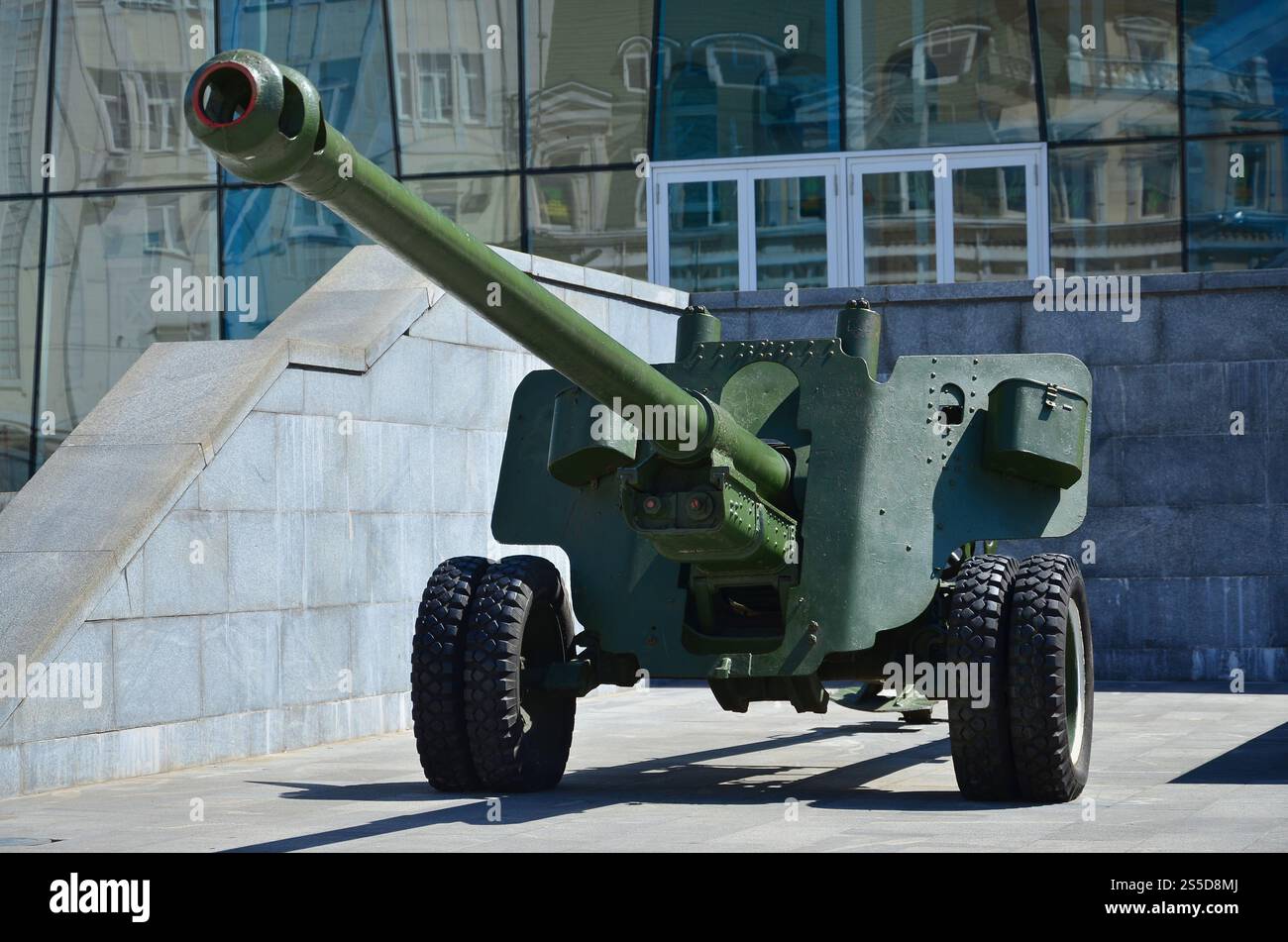 Foto di una struttura di arma portatile della Unione Sovietica della Seconda Guerra Mondiale, dipinto in colore verde scuro Foto Stock