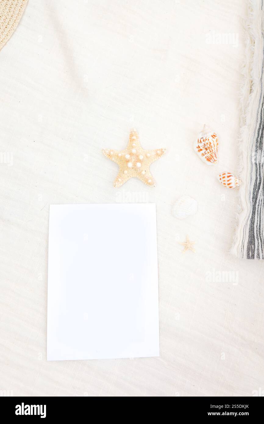 Sfondo delle vacanze estive vacanza pronta relax sulla spiaggia sfondo progettazione di spazi fotocopie, Foto Stock