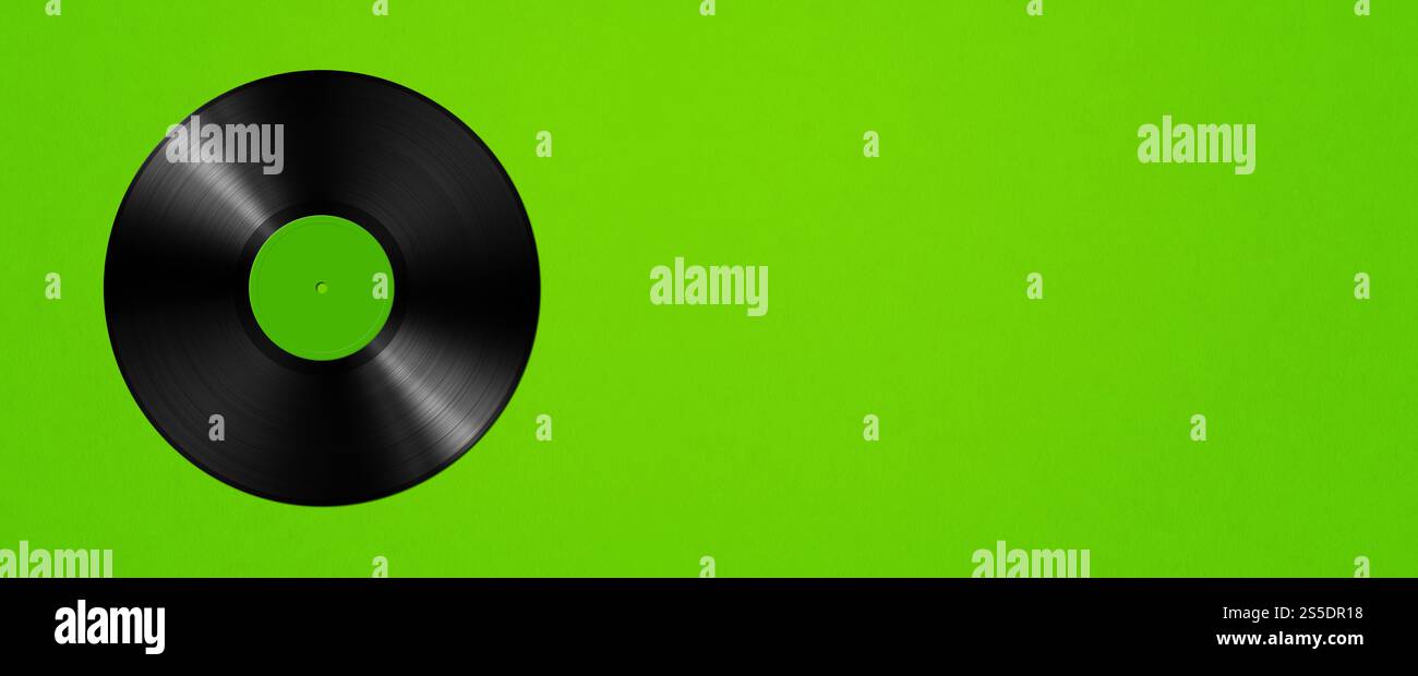 Disco in vinile isolato su sfondo verde. Striscione orizzontale. Illustrazione 3D. Disco in vinile isolato su sfondo verde. Striscione orizzontale Foto Stock