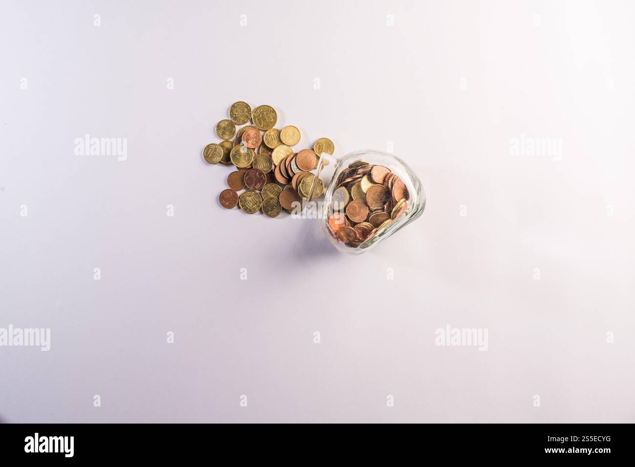 Moneta in euro in vetro Foto Stock