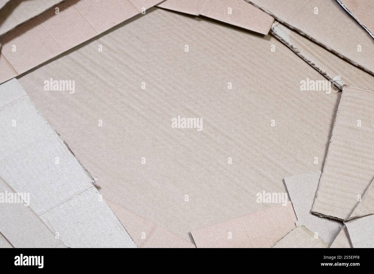 Sfondo della texture di carta impilati pronti a riciclare. Un pacco di vecchio ufficio il cartone per il riciclaggio di rifiuti di carta. Pila della carta straccia Foto Stock