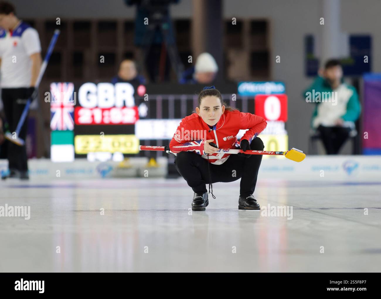 Torino, Italia. 14 gennaio 2025. Robin Munro di GBR durante i Giochi Mondiali universitari della FISU, Curling semi Final tra Italia e Grait Britain il 14 gennaio 2025 a Palatazzoli, Torino. Crediti: Nderim Kaceli/Alamy Live News Foto Stock