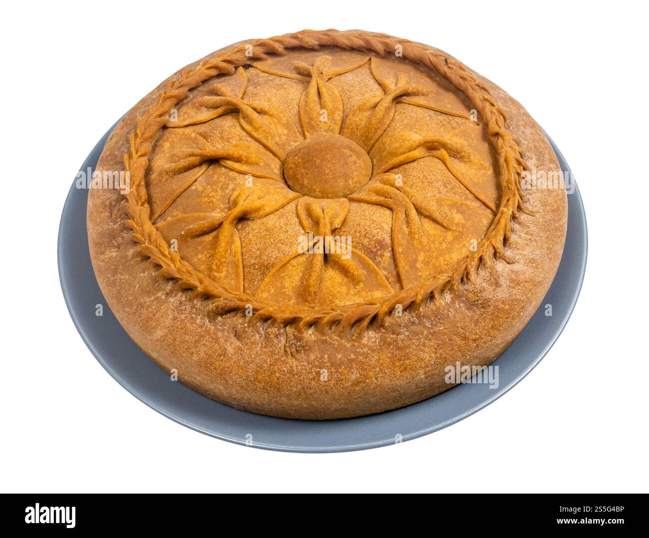 Cucina tatara - torta Zur Belish Tatar Big Pie (torta al forno con impasto non lievitato con carne e ripieni di patate) su piatto isolato su bianco Foto Stock