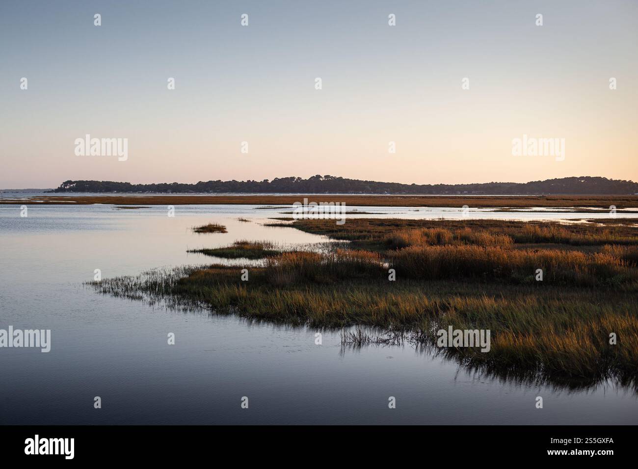 Panorama della baia di Arcachon al crepuscolo Foto Stock