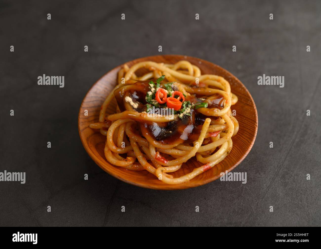spaghetti italiani con salsa di pomodoro Foto Stock