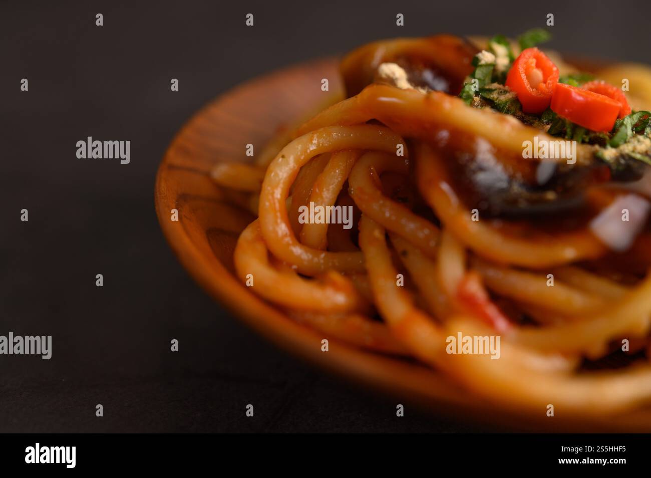 spaghetti italiani con salsa di pomodoro Foto Stock