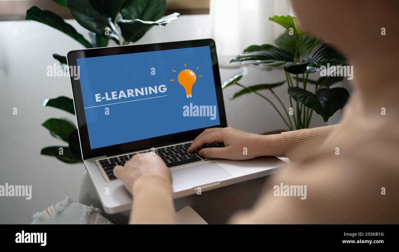 E learning Student girl formazione online a casa. Apprendimento formazione studio esame videoconferenza Tutor videoconferenza tramite webcam concetto di e-coaching Foto Stock