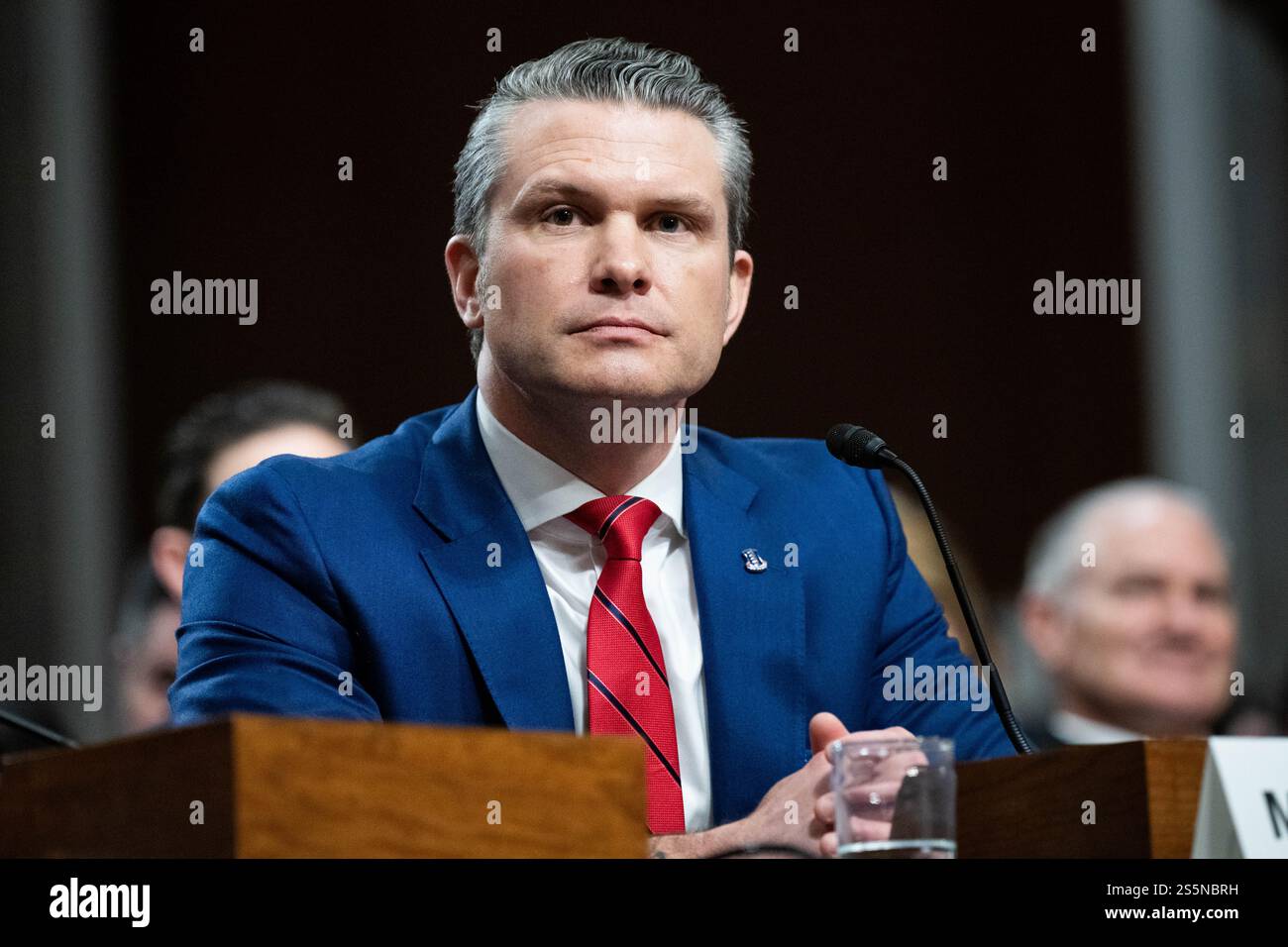 Washington, Stati Uniti. 14 gennaio 2025. Pete Hegseth, candidato al Segretario della difesa, parla alla sua audizione per le nomine alla commissione per i servizi armati del Senato al Campidoglio degli Stati Uniti. Credito: SOPA Images Limited/Alamy Live News Foto Stock