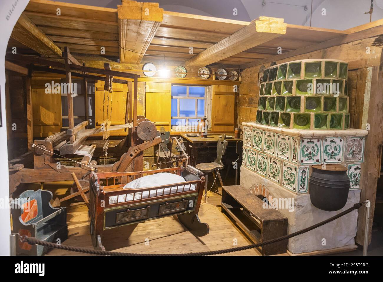 Nell'atmosfera suggestiva del Jaegerhof, l'arte popolare virtuosa e ingenua della Sassonia può essere vista sotto forma di mostre speciali permanenti e mutevoli Foto Stock