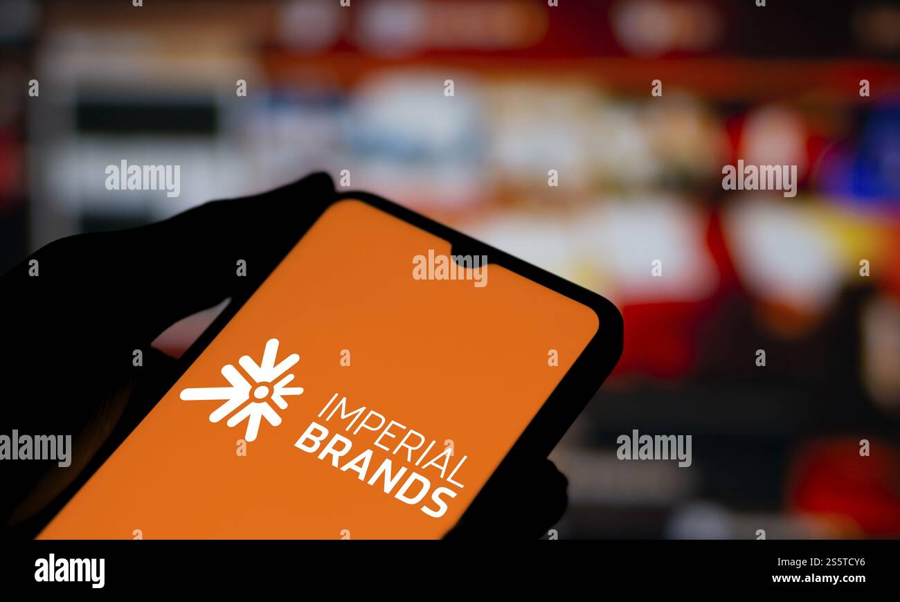 il logo imperial brands viene visualizzato sullo smartphone. Imperial Brands plc è una multinazionale britannica del tabacco Foto Stock
