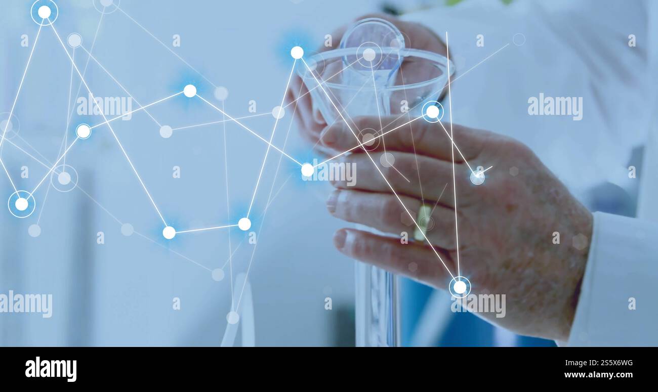 Immagine di una rete di connessioni su scienziato maschio caucasico Foto Stock