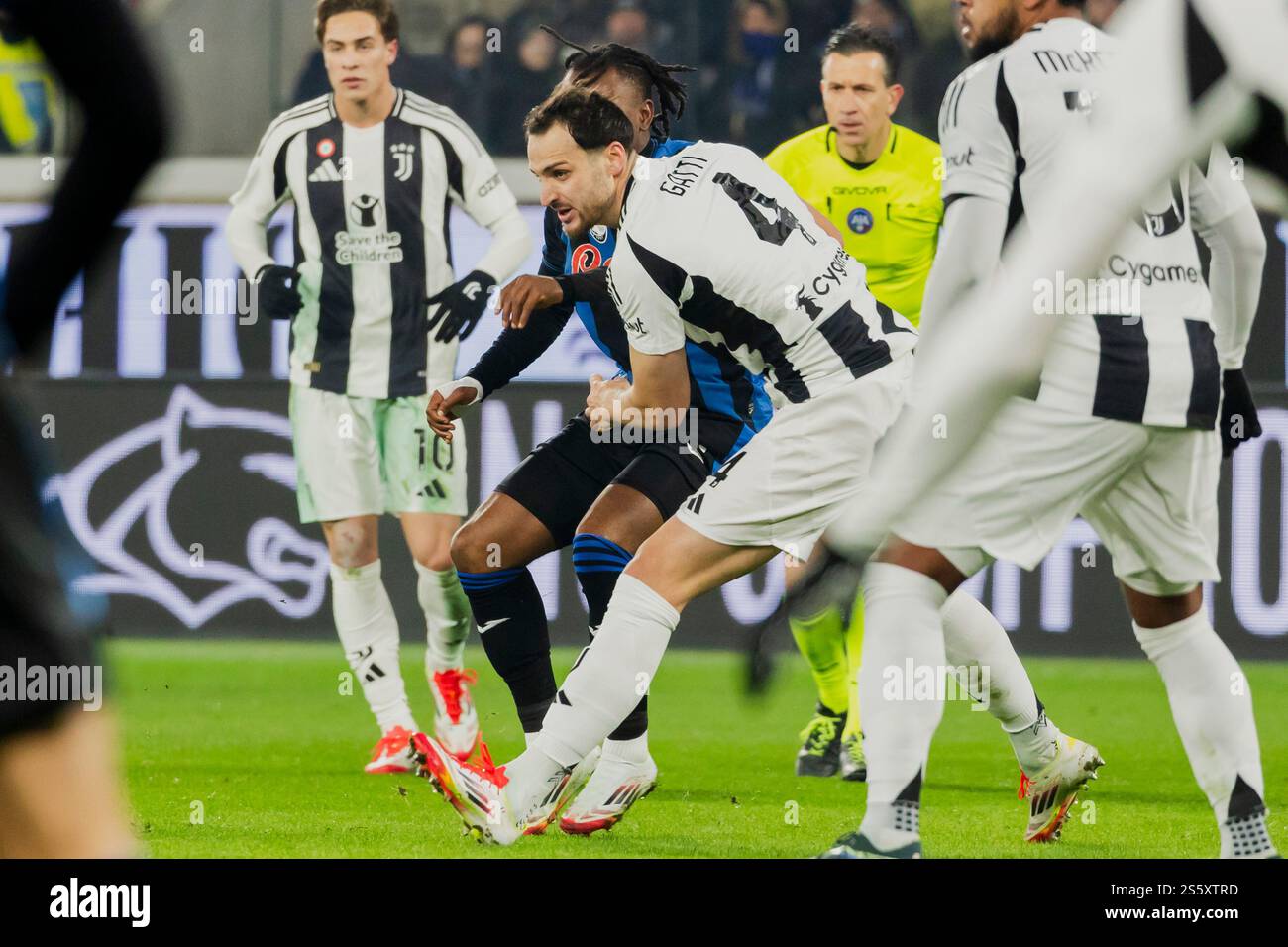 Federico gatti in azione durante la partita di serie A tra Atalanta e Juventus del 14 gennaio 2025 allo Stadio Gewiss di Bergamo Foto Stock