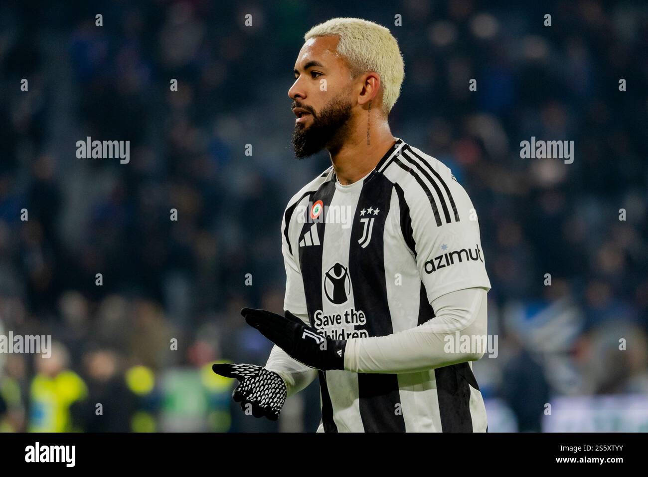 Douglas Luiz in azione durante la partita di serie A tra Atalanta e Juventus il 14 gennaio 2025 allo Stadio Gewiss di Bergamo Foto Stock