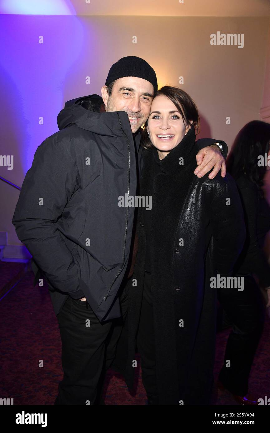 Anja Kling und ihr Ehemann Oliver Haas bei „Der Heimweg“ Film Premiere AM 14.01.2025 a Berlino Foto Stock