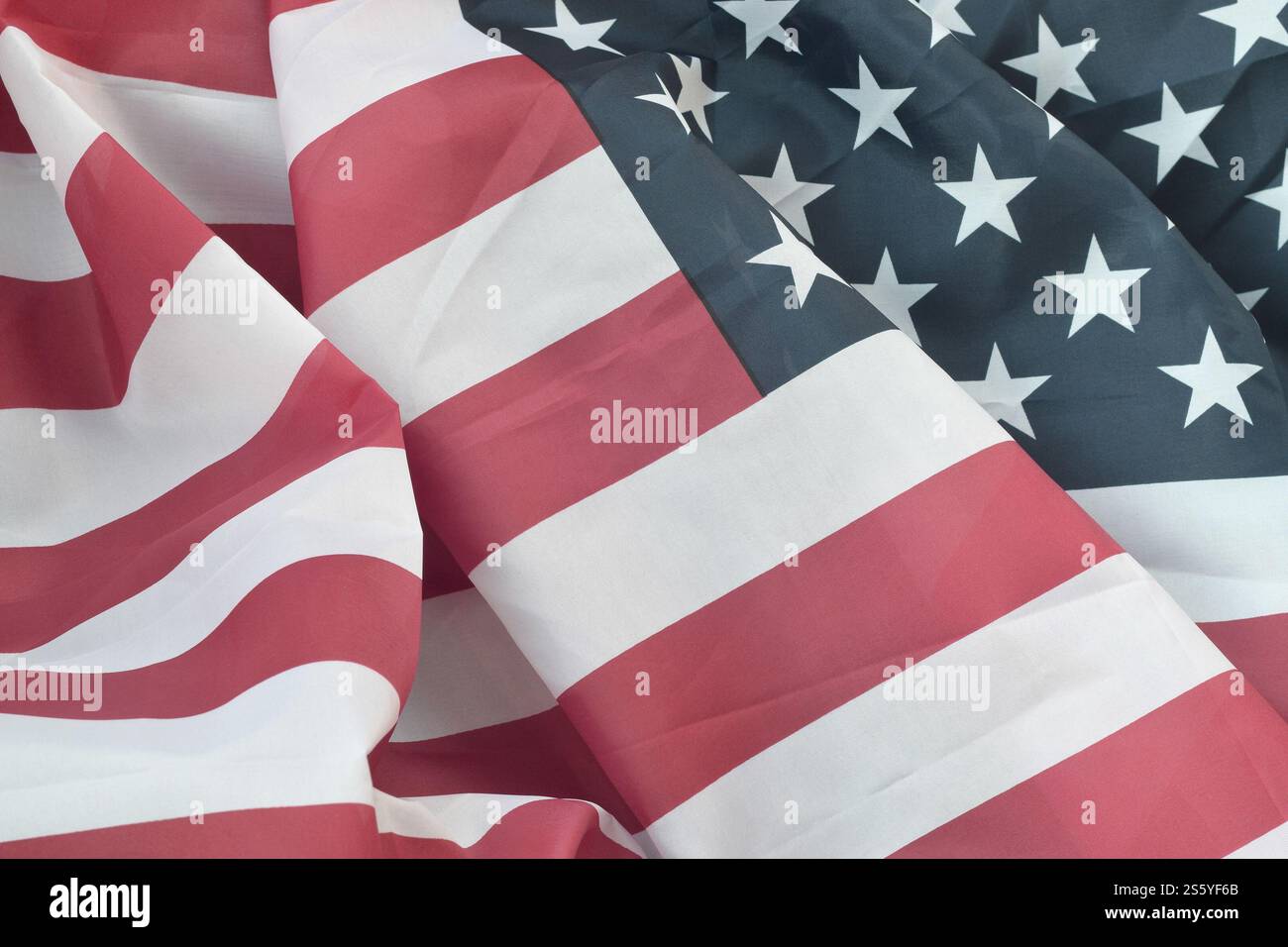 Stati Uniti d'America che sventolano bandiera con molte pieghe. Sfondo patriottico per il disegno del Memorial Day degli Stati Uniti. Stati Uniti d'America sventolando bandiera con Foto Stock