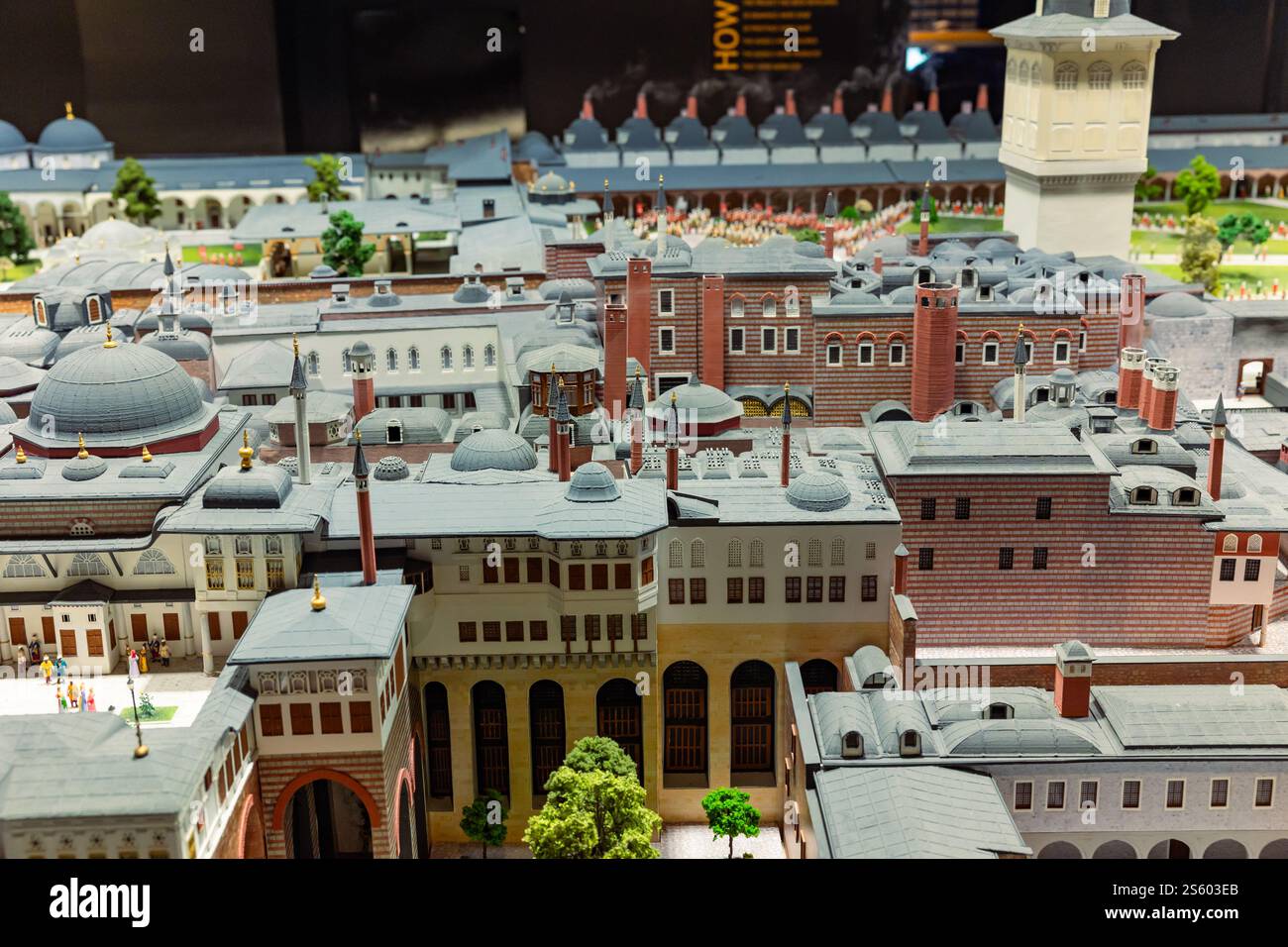 Modello del Palazzo Topkapi a Istanbul mostra di modelli della Penisola storica a Miniaturk. Istanbul Turchia - 7.12.2024 Foto Stock
