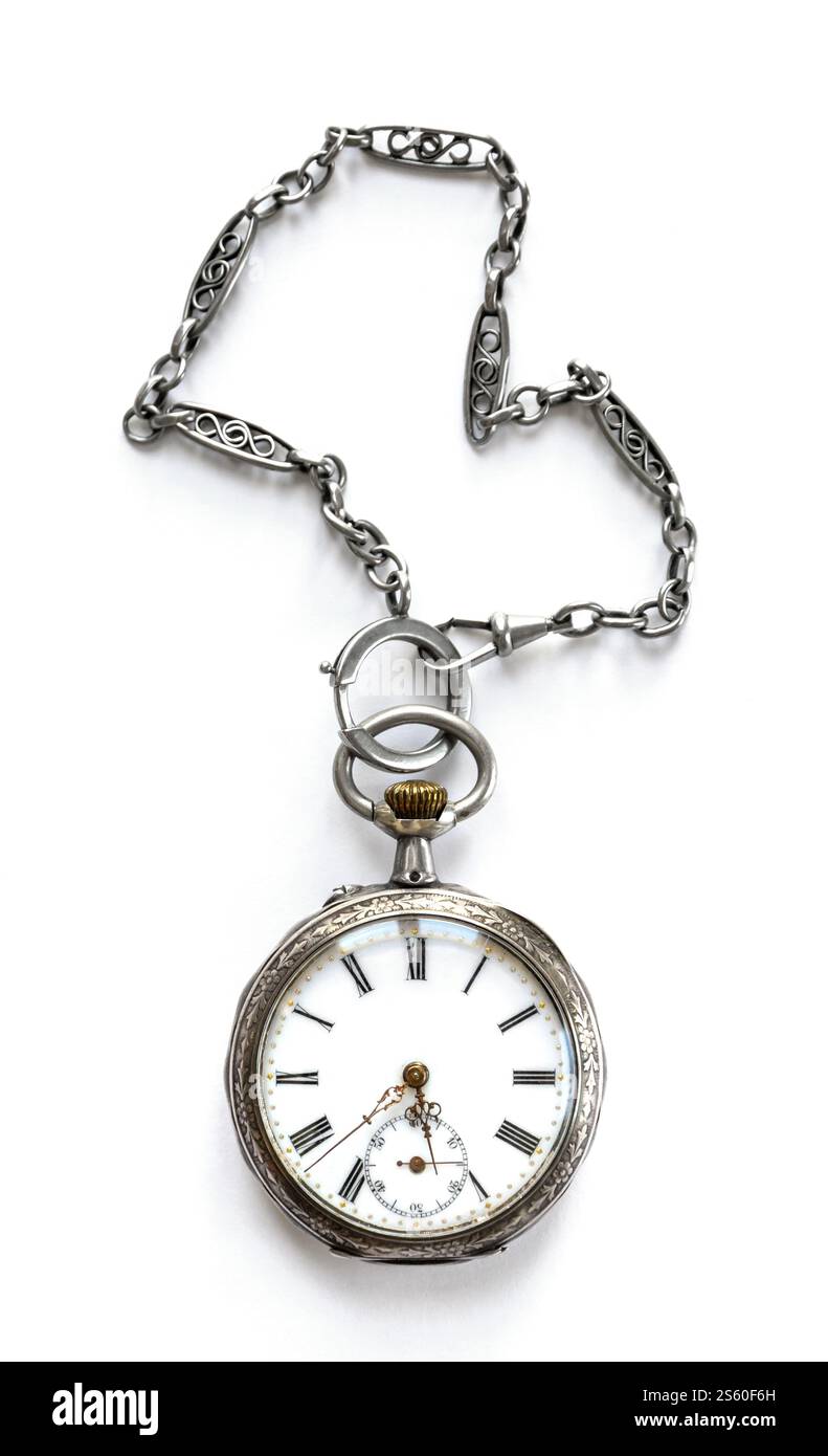 Orologio tascabile vintage con isolamento ombra su sfondo bianco. Concetto di direzione e orientamento. Orologio da tasca con ombra isolata sul bianco Foto Stock