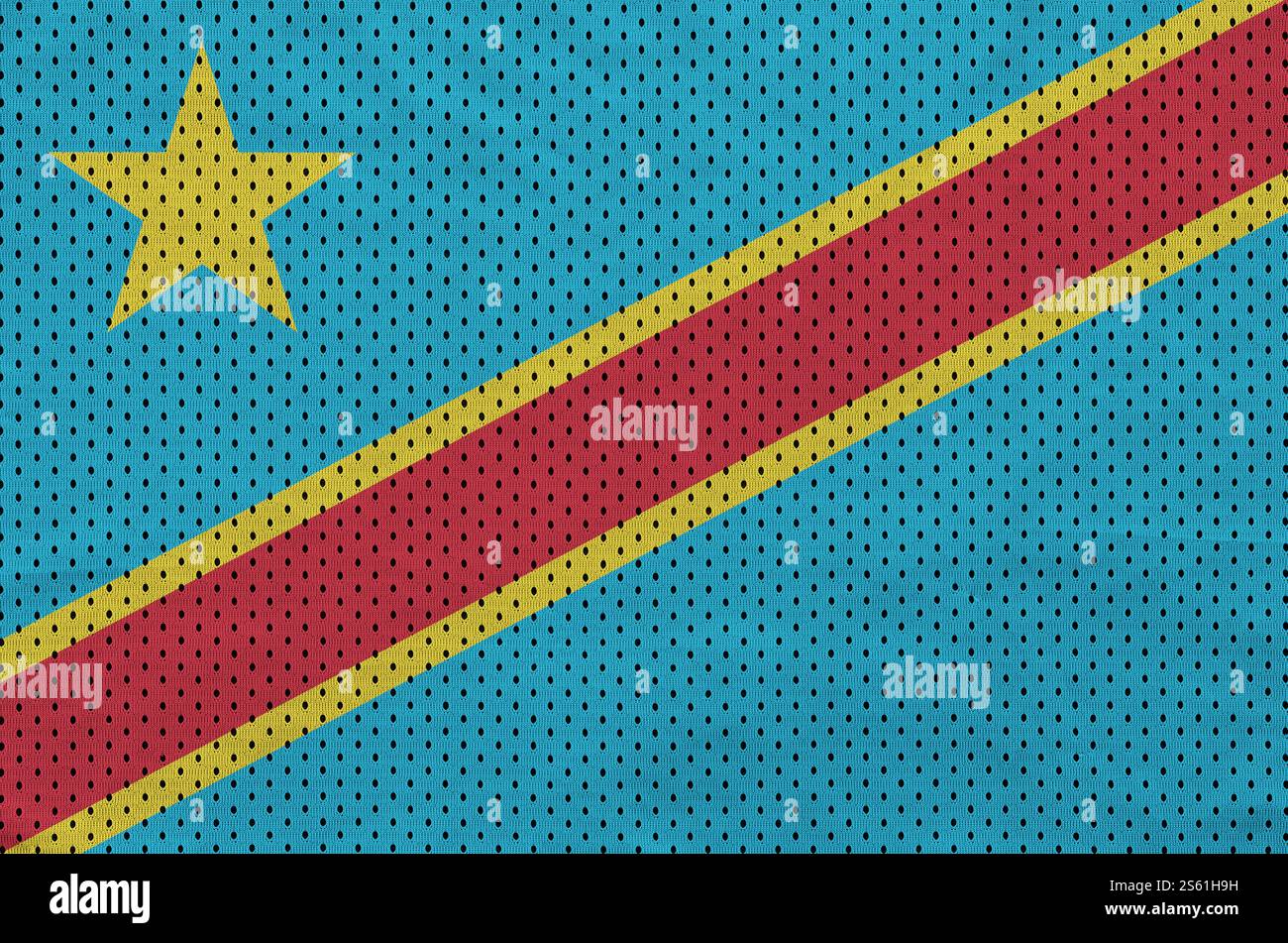 Bandiera della Repubblica Democratica del Congo stampata su un tessuto in rete di nylon poliestere con alcune pieghe. Bandiera della Repubblica democratica del Congo Foto Stock