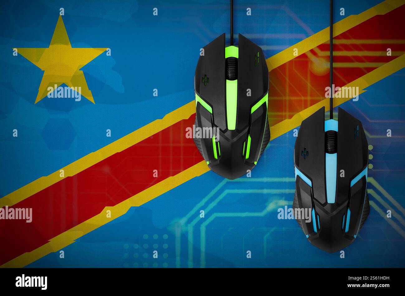 Bandiera della Repubblica Democratica del Congo e due moderni mouse con retroilluminazione. Il concetto di giochi cooperativi online. Squadra Cyber-sport. Foto Stock