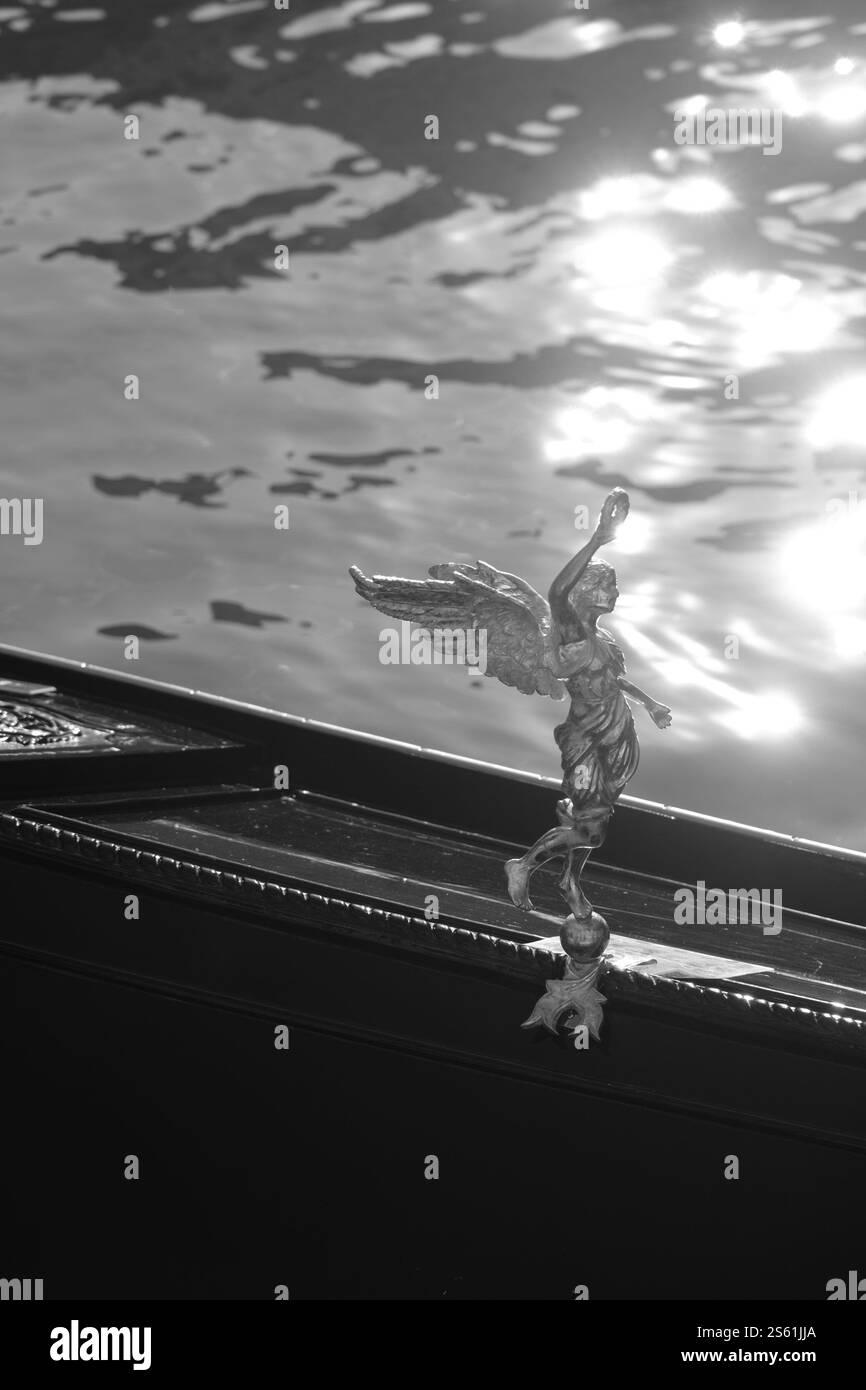 Angel on Gondola Venetian Aesthetics Foto Stock
