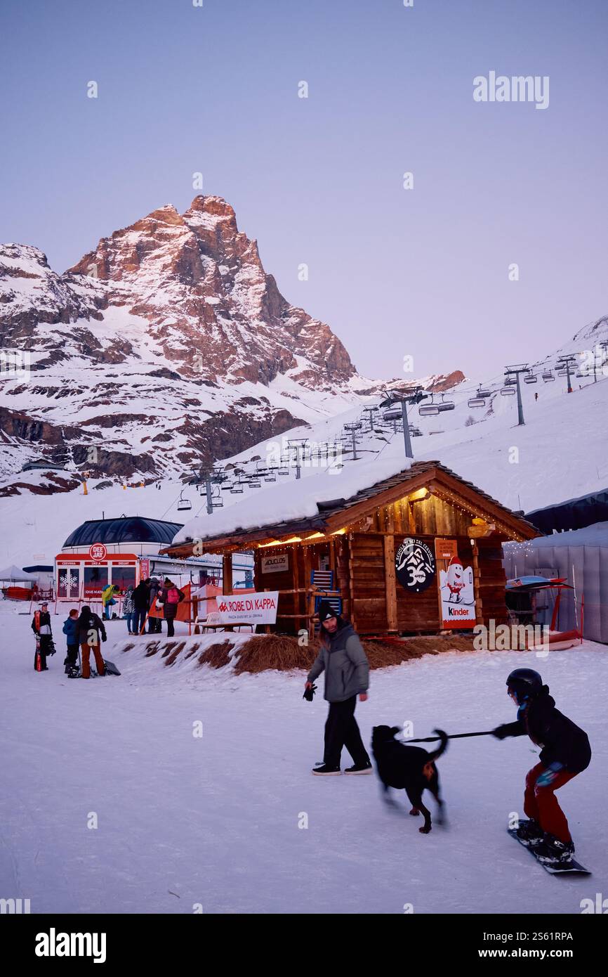 Stazione sciistica Breuil-Cervinia nelle Alpi italiane, Valle d'Aosta Foto Stock