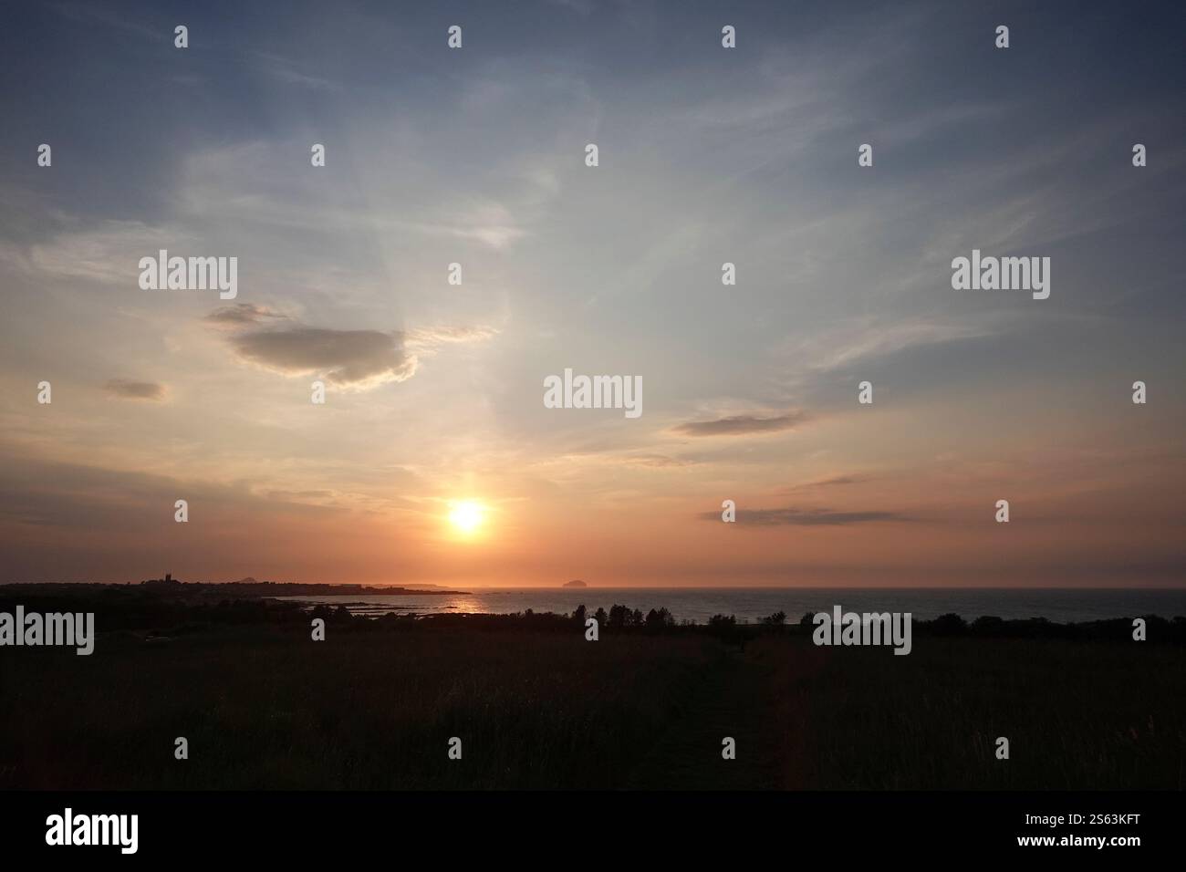 Tramonto sul Firth of Forth da DunbarSunset Foto Stock