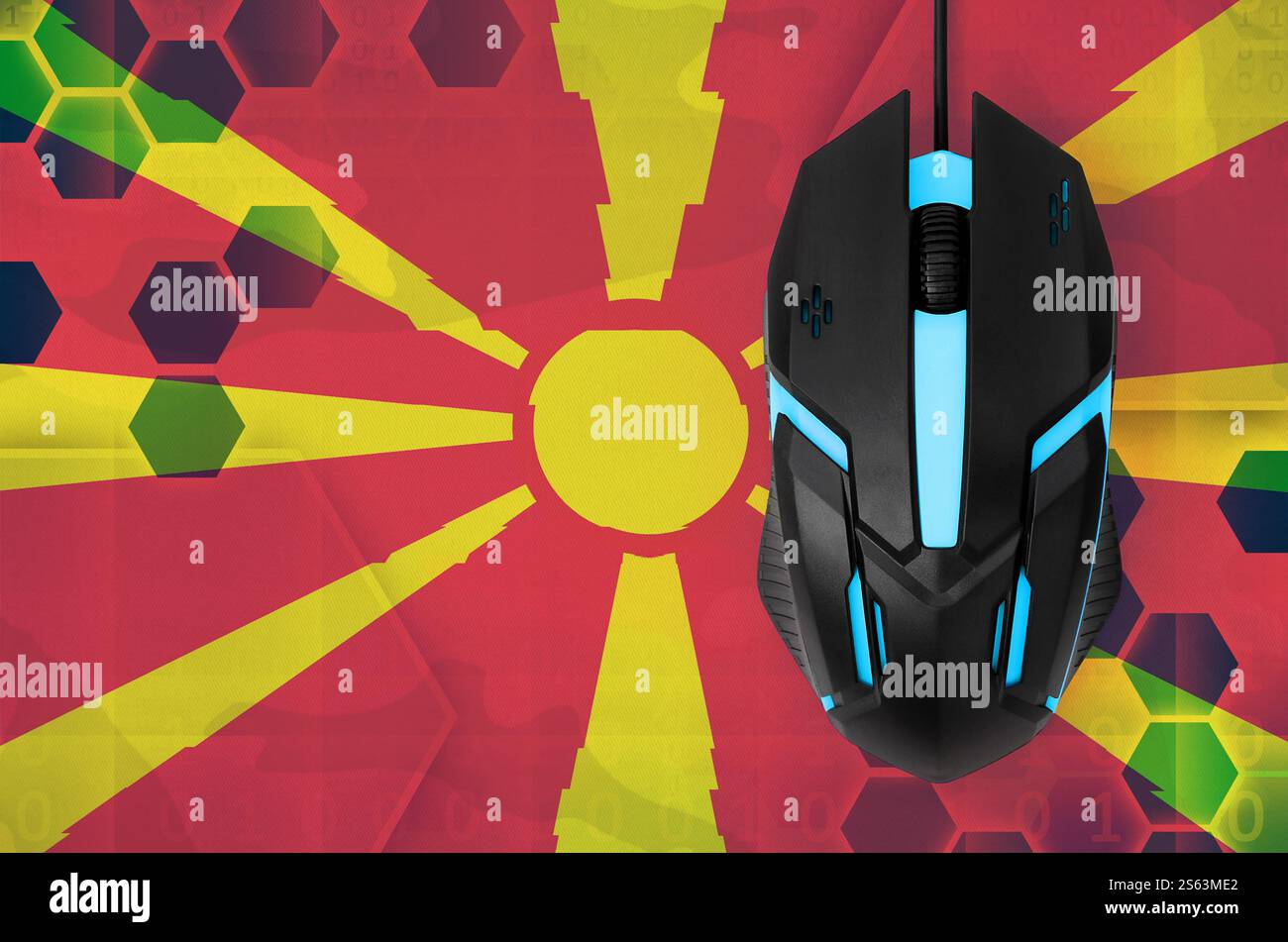 Bandiera della Macedonia e moderno mouse retroilluminato per computer. Concetto di paese che rappresenta la squadra di e-Sports. Bandiera della Macedonia e mouse per computer. Concetto di Foto Stock
