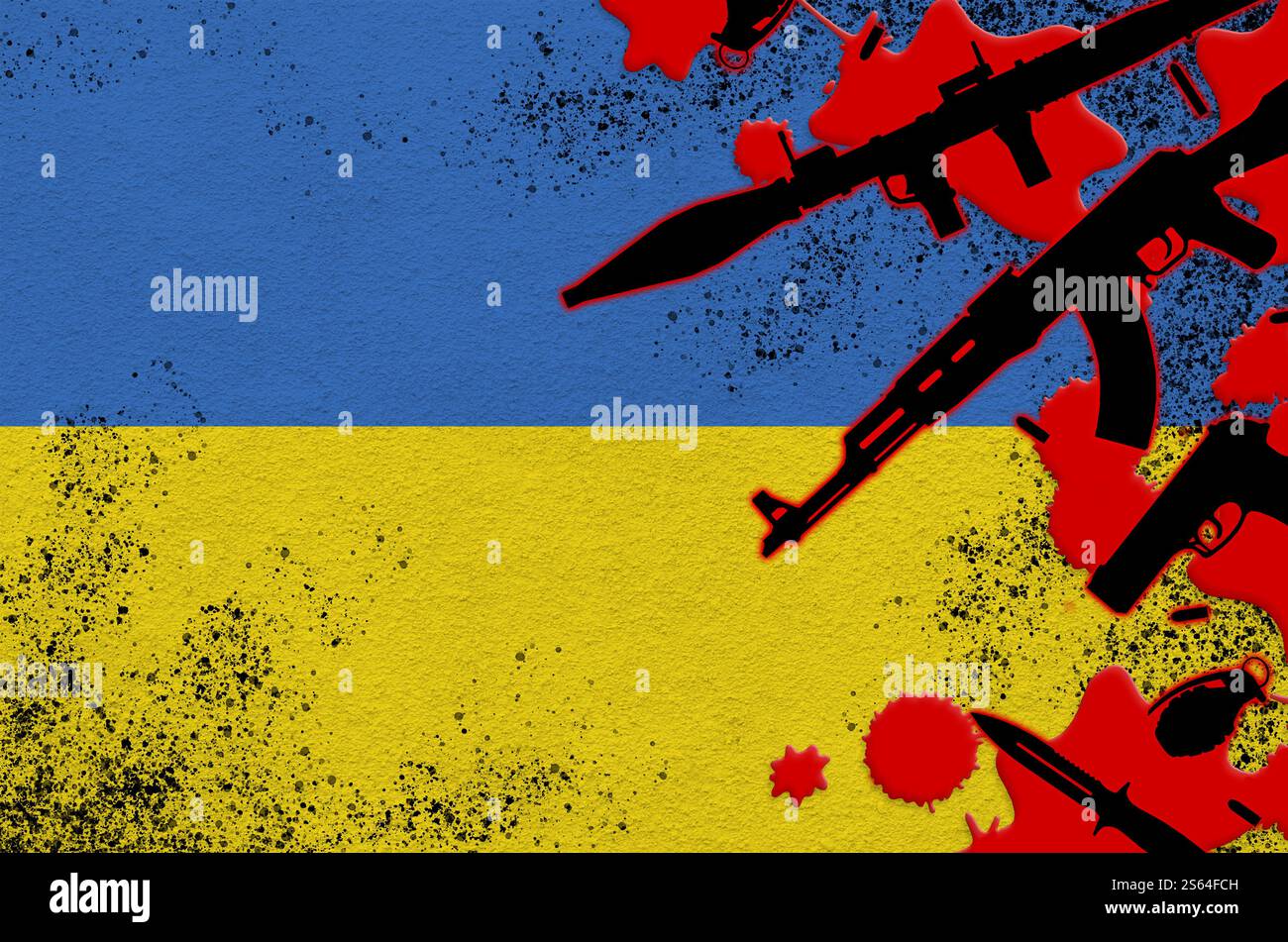 Bandiera Ucraina e varie armi a sangue rosso. Concetto di attacco terroristico o operazioni militari con esito letale. Traffico di armi. Bandiera Ucraina Foto Stock