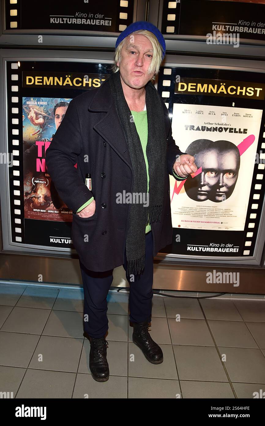 TRAUMNOVELLE Detlef Buck, Schauspieler, Autor, FilmProduzent Ankunft zum Auftakt der bundesweiten Kinotour anlässlich des Kinostarts von TRAUMNOVELLE im Kino in der Kulturbrauerei Premiere ion Berlin, AM 15.01.2024 2024 Foto Stock