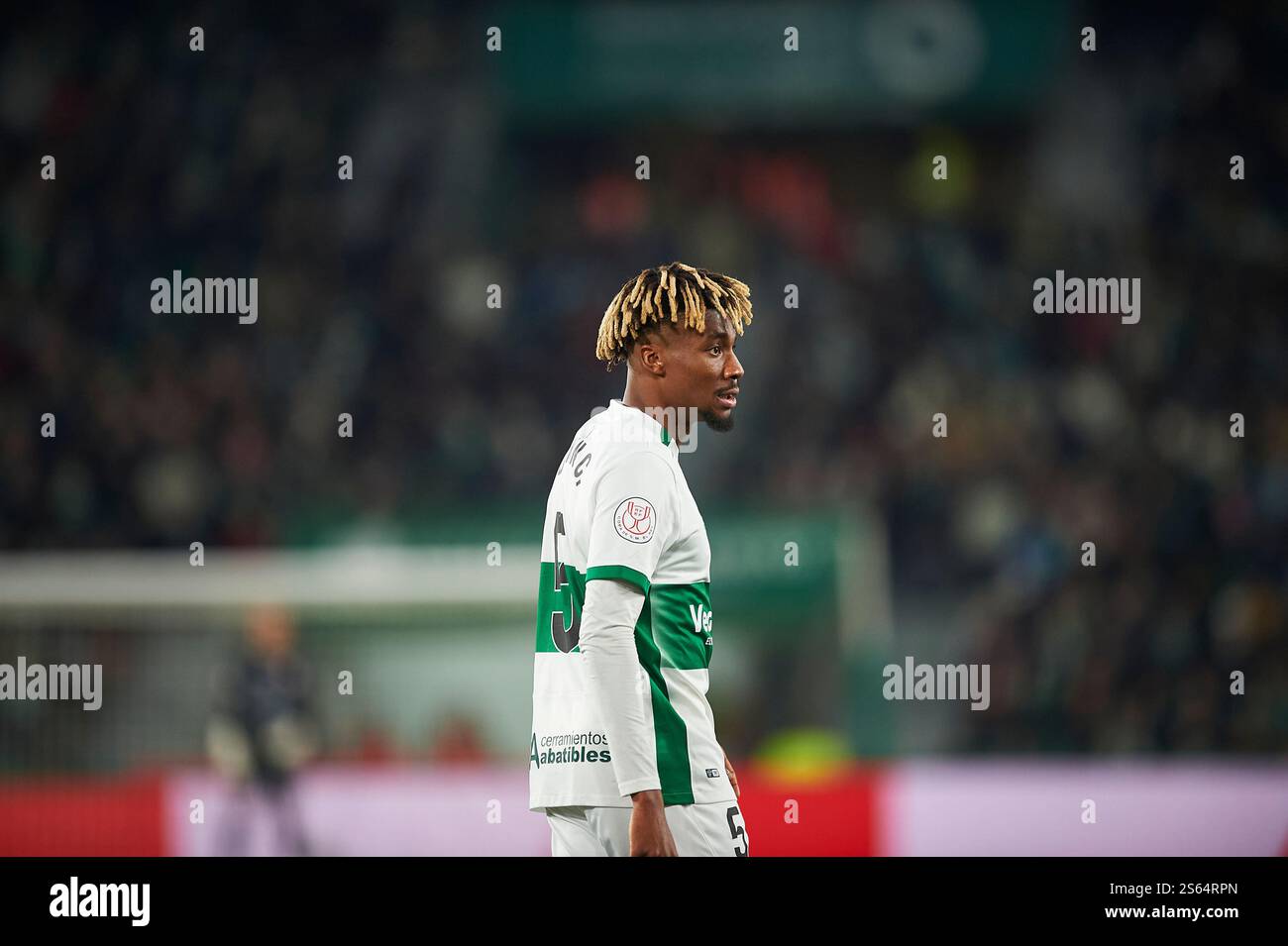 Elche, Spagna, 15 gennaio 2025. John Chetauya Donald di Elche CF alla Copa del Rey Round of 16. Crediti: Vicente Vidal Fernandez/Alamy Live News Foto Stock