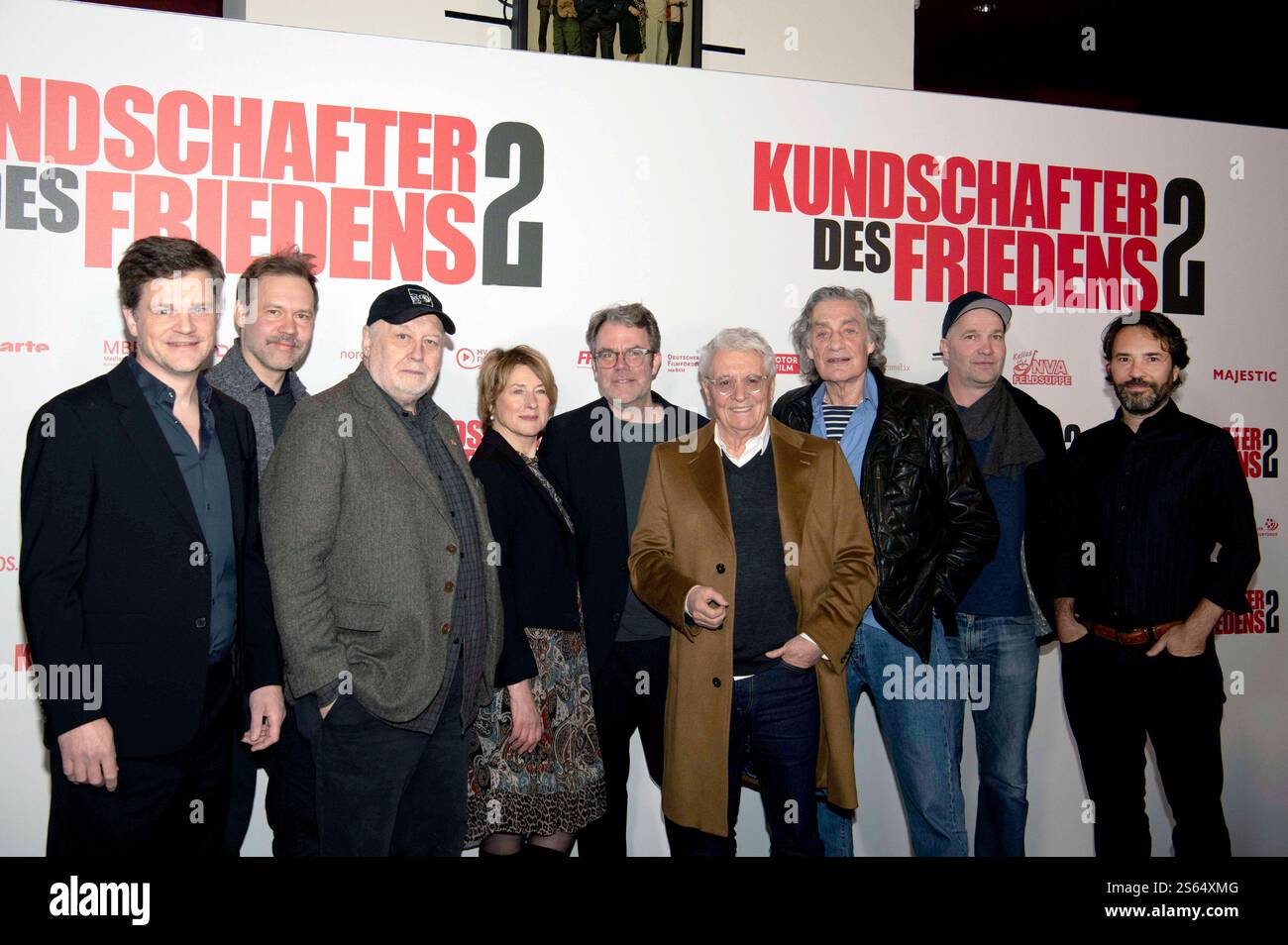 Benjamin Herrmann, Andreas Banz, Thomas Thieme, Corinna Harfouch, Robert Thalheim, Henry Hübchen, Winfried Glatzeder, Matthias Miegel e Alberto Ruano bei der Premiere des Kinofilms Kundschafter des Friedens 2 im Filmtheater Colosseum. Berlino, 15.01.2025 *** Benjamin Herrmann, Andreas Banz, Thomas Thieme, Corinna Harfouch, Robert Thalheim, Henry Hübchen, Winfried Glatzeder, Matthias Miegel e Alberto Ruano alla prima del lungometraggio Kundschafter des Friedens 2 al Colosseum Filmtheater di Berlino, 15 01 2025 foto:XJ.xKnowlesx/xFuturexImagex kundschafter_5123 Foto Stock