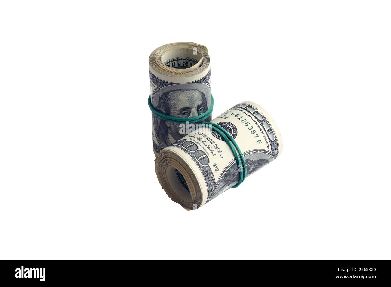 Pacchetto di banconote in dollari USA isolate su bianco. Confezione di denaro americano ad alta risoluzione su sfondo bianco perfetto come oggetto per il design. Pacchetto di Foto Stock