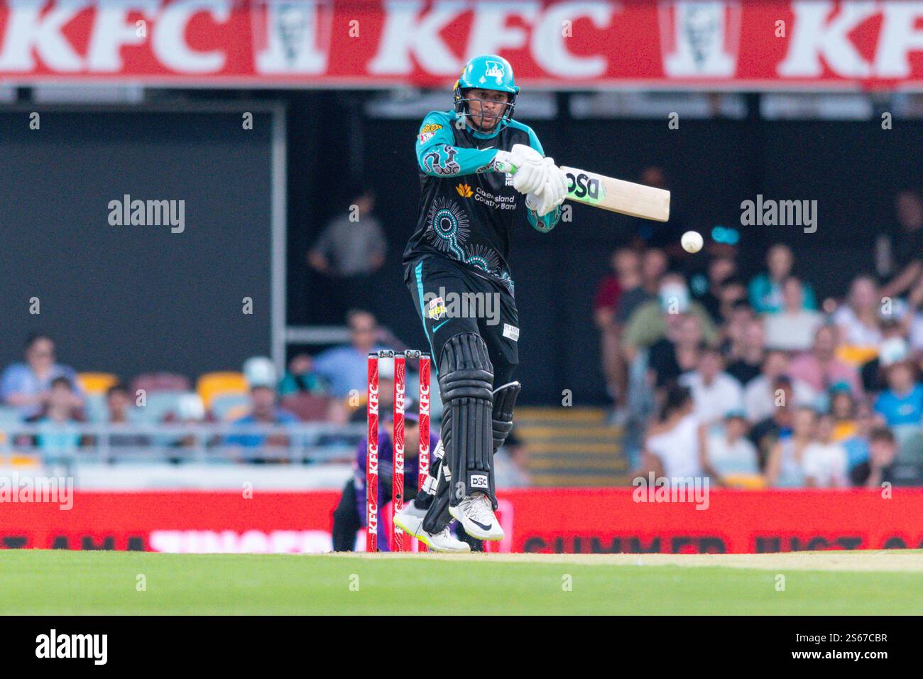 Durante la partita di Big Bash League tra i Brisbane Heat e gli Hobart Hurricanes al Gabba il 16 gennaio 2025 a Brisbane, Australia Foto Stock