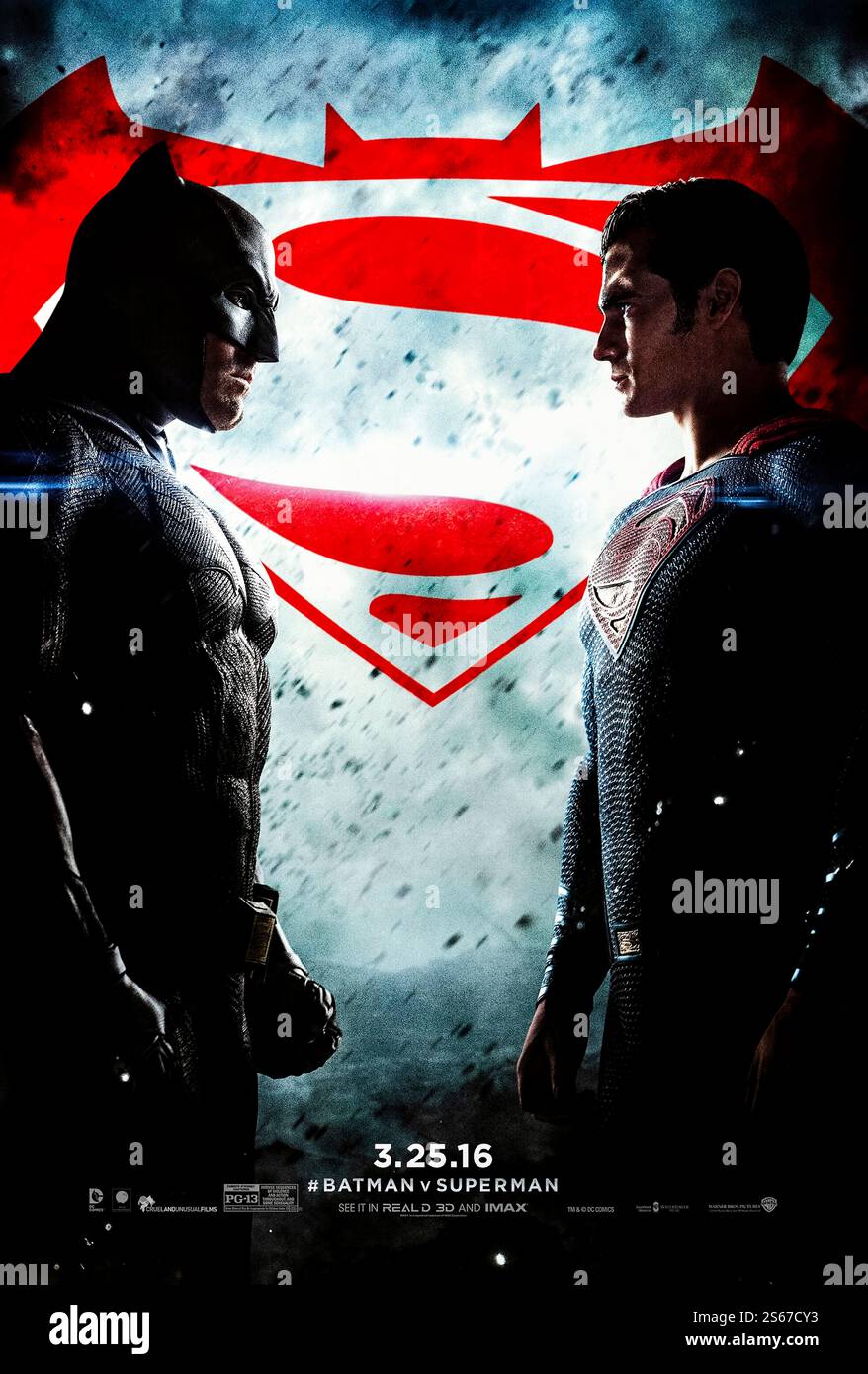 Batman V Superman: Dawn of Justice (2016) diretto da Zack Snyder e interpretato da Ben Affleck, Henry Cavill e Jesse Eisenberg. Due eroi leggendari si scontrano mentre emerge una minaccia maggiore che mette in pericolo l'umanità. . Fotografia di un poster originale del 2016 DA UTILIZZARE ESCLUSIVAMENTE PER L'EDITORIALE. Crediti: BFA / Warner Bros Foto Stock