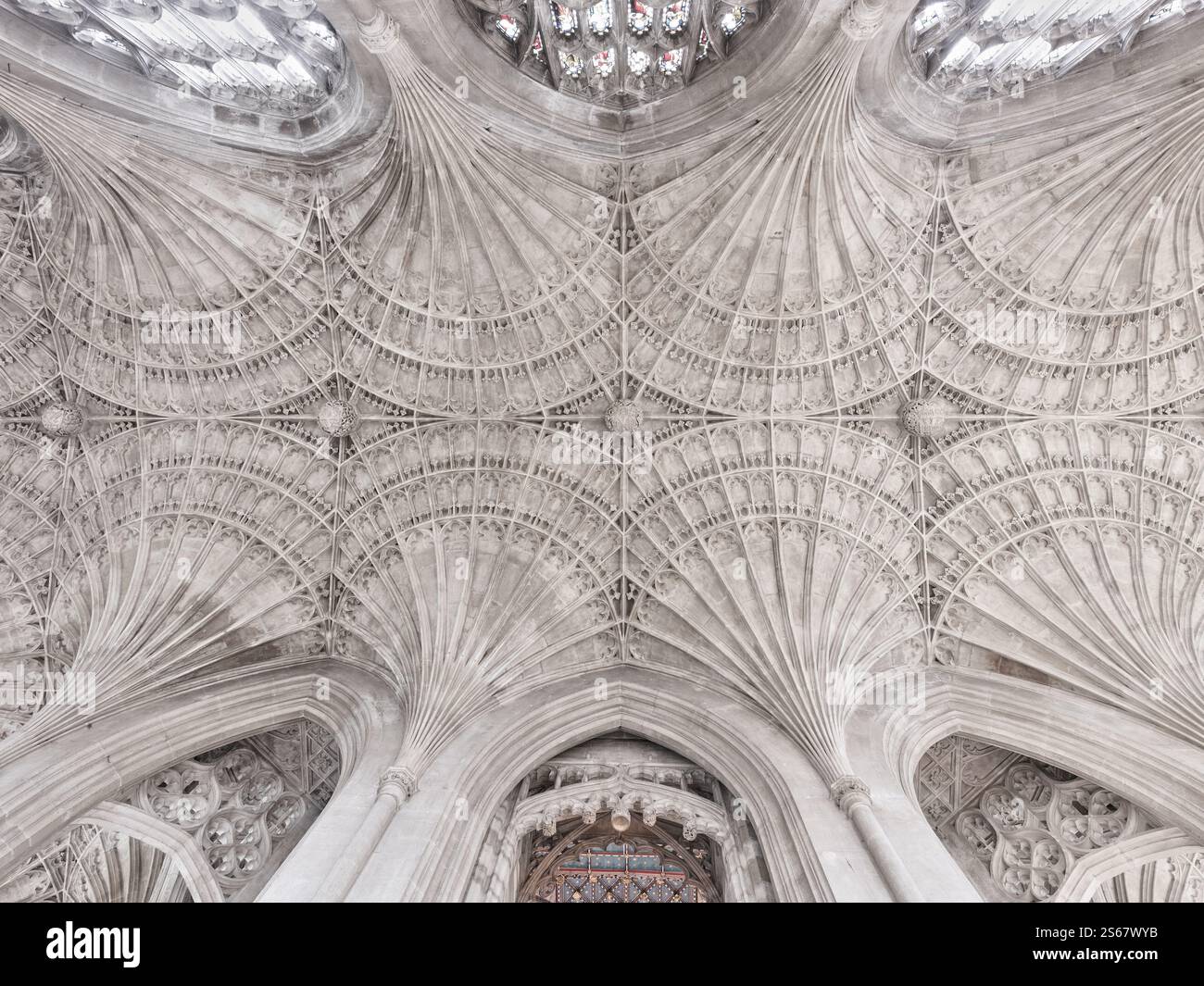 Soffitto in pietra a forma di ventilatore sopra il "nuovo" edificio all'estremità orientale della cattedrale medievale cristiana di Peterborough, Inghilterra. Foto Stock