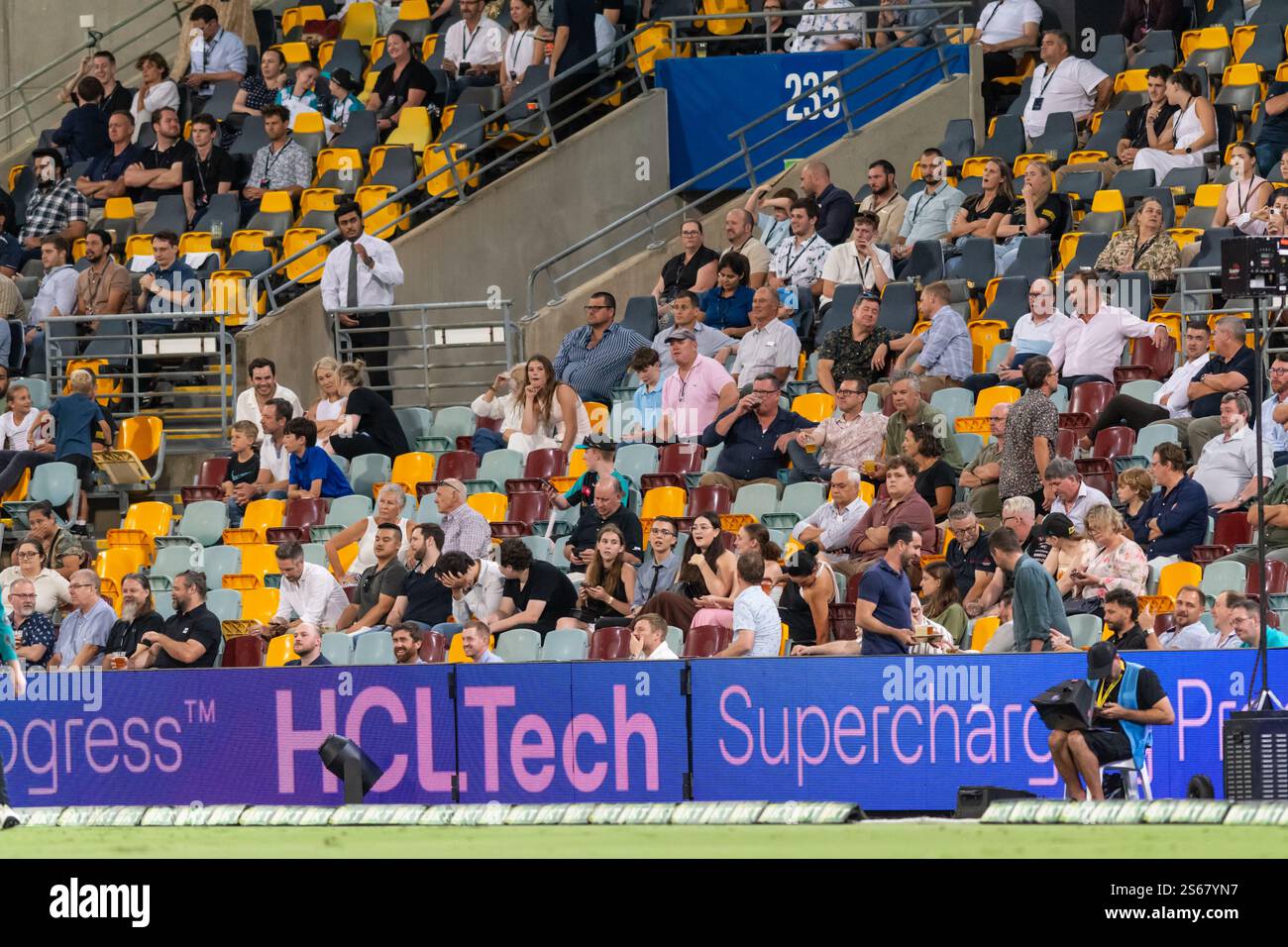 Durante la partita di Big Bash League tra i Brisbane Heat e gli Hobart Hurricanes al Gabba il 16 gennaio 2025 a Brisbane, Australia Foto Stock