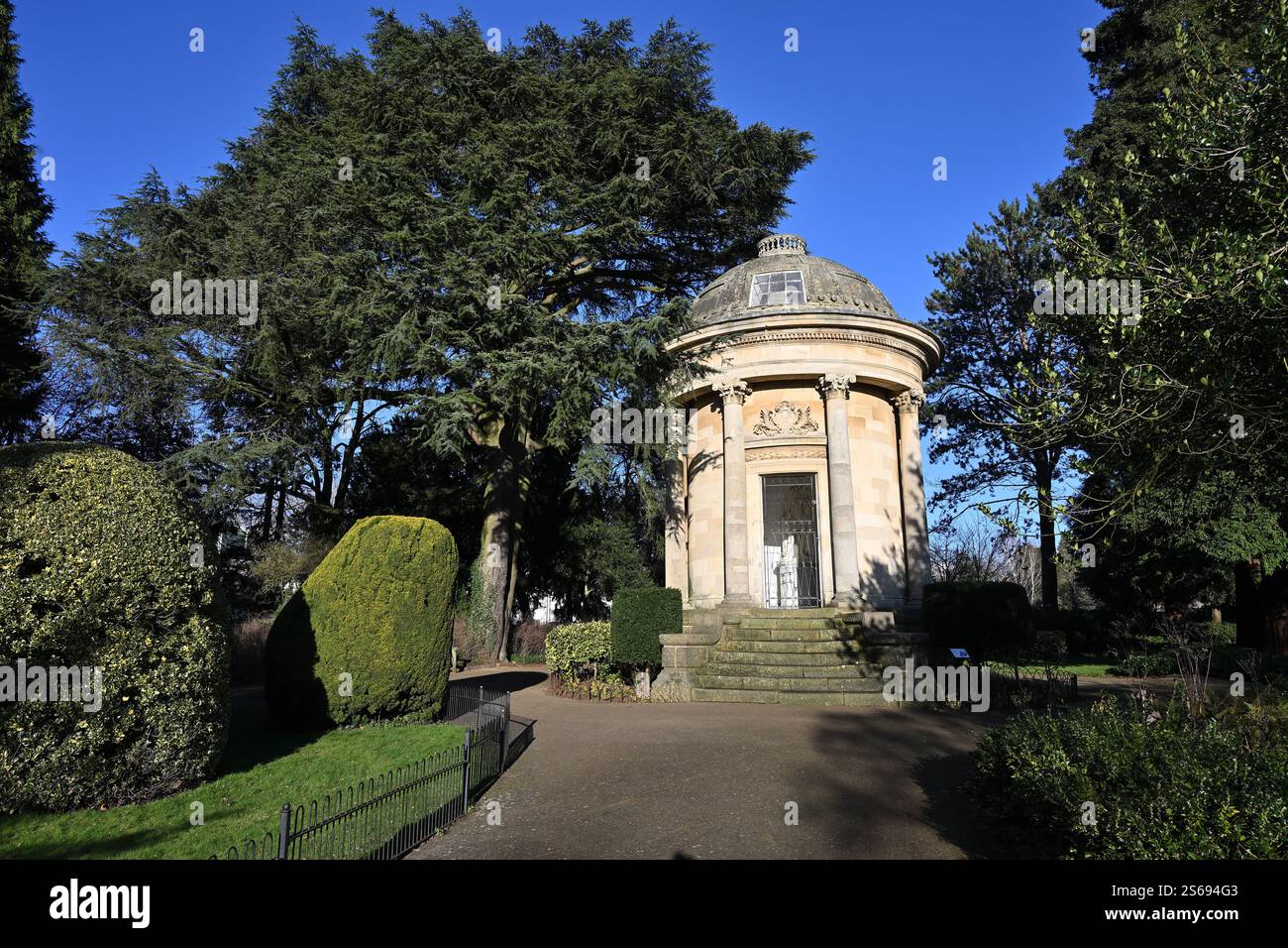 Il Jephson Memorial, classificato di II livello, a Jephson Gardens - Royal Lemington Spa Foto Stock