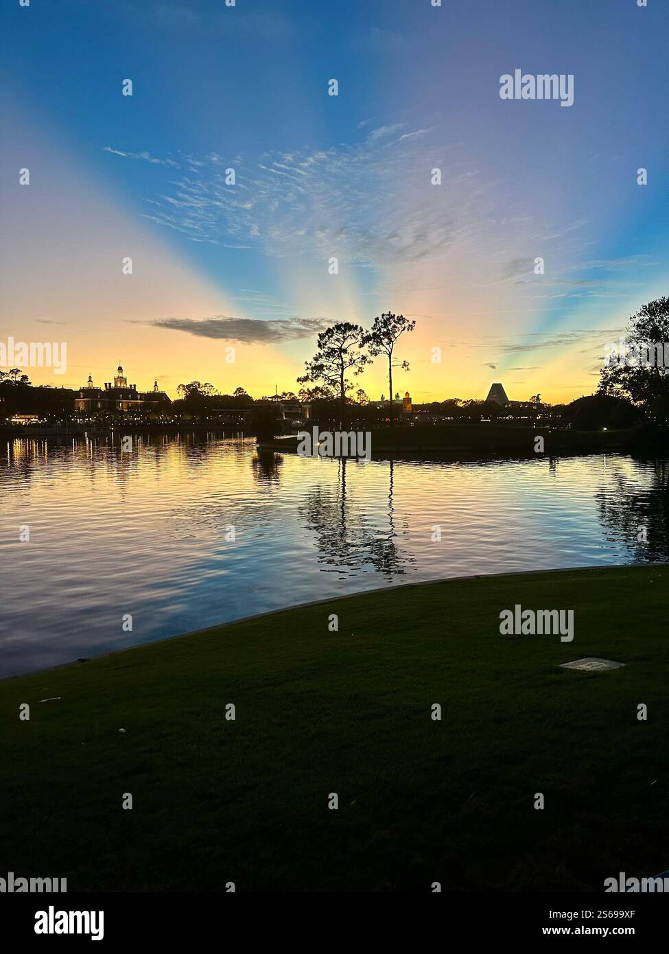 Golden Hour - Immagine stock catturata con smartphone