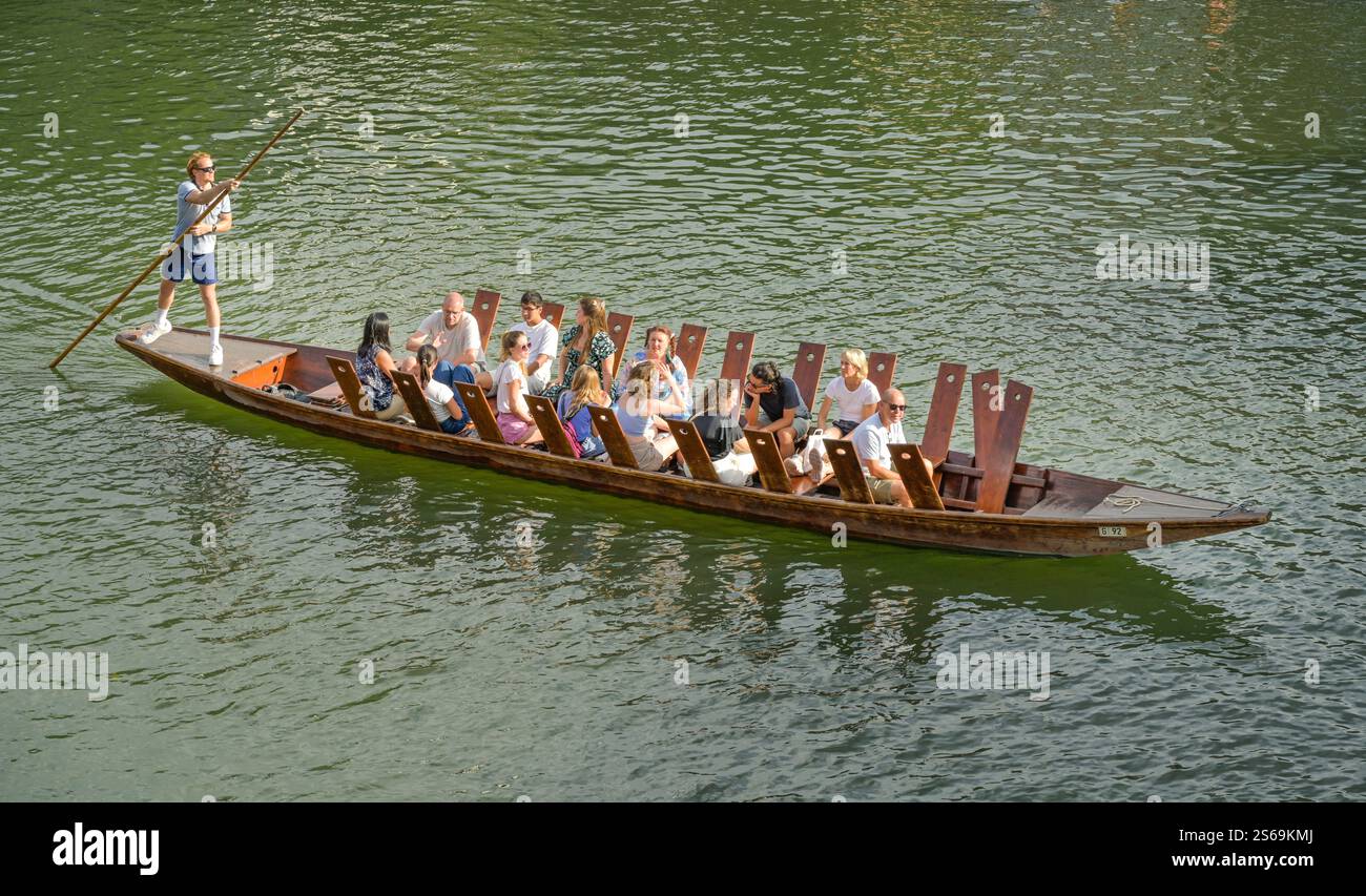 Stocherkahnfahrt, Neckar, Tübingen, Baden-Württemberg, Deutschland Foto Stock