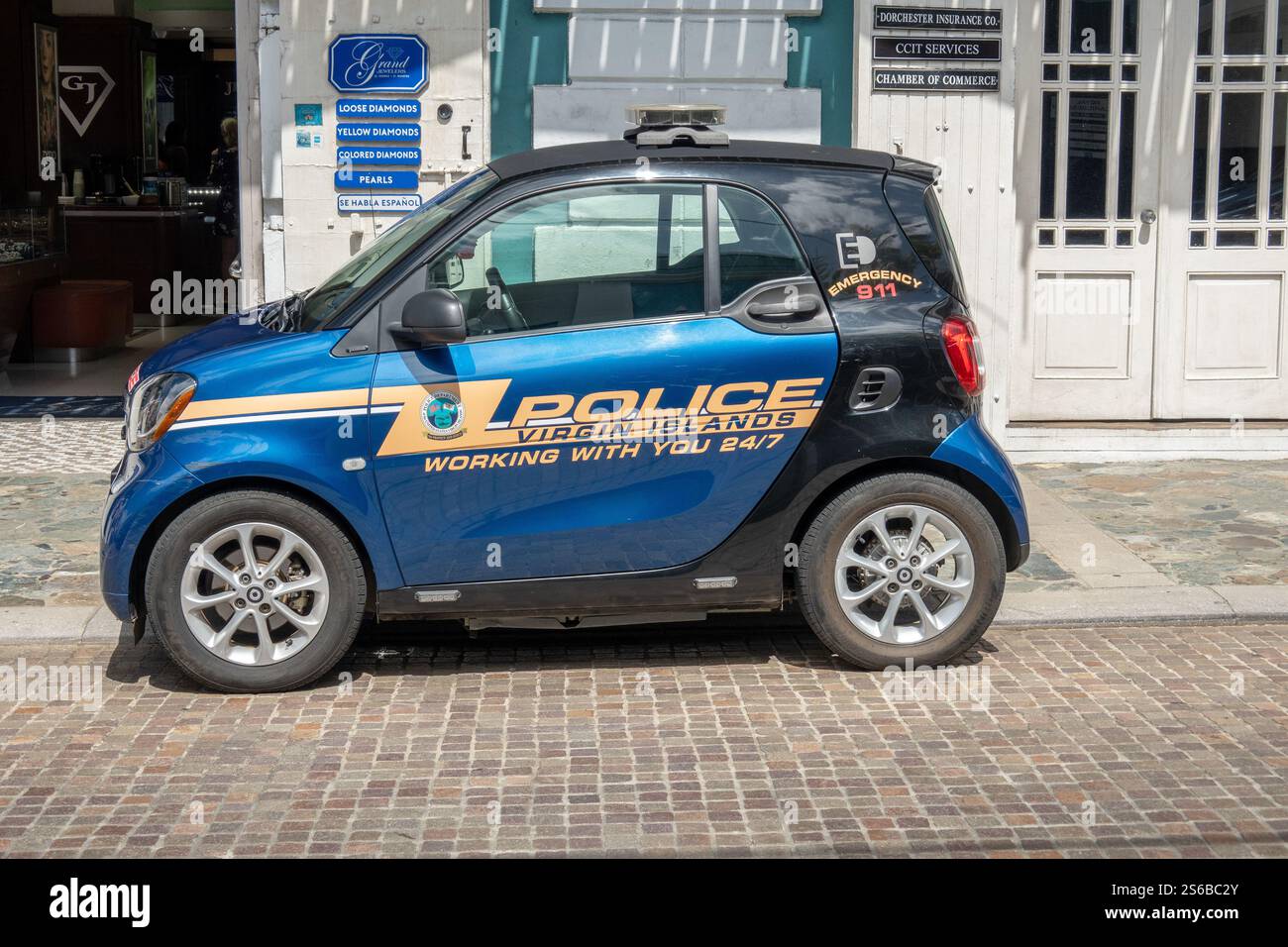 Virgin Islands Smart City Coupé Police Car parcheggiata a Dronningens Gade, Charlotte Amalie, St Thomas, Isole Vergini americane, Foto Stock Virgin Islands Smart City Coupé Police Car parcheggiata a Dronningens Gade, Charlotte Amalie, St Thomas, Isole Vergini americane, Foto Stock