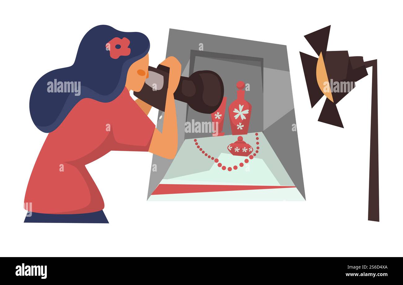 Fotografa donna che scatta foto di natura morta in uno studio fotografico vettoriale. Ragazza che realizza shot di vasi o bottiglie di profumo e composizione di perline. Personaggio femminile con fotocamera che fotografa con i riflettori. Fotografo con fotocamera che scatta foto di composizione di natura morta Illustrazione Vettoriale