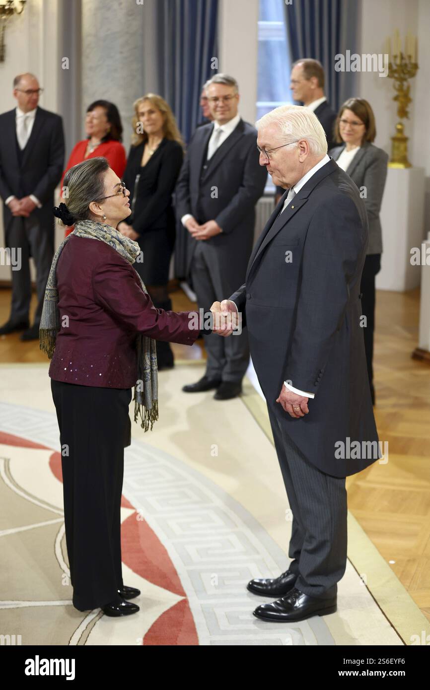 Juana Martinez Gonzales Cuba viene ricevuta da Frank-Walter Steinmeier (Presidente della Repubblica Federale di Germania) di fronte al presidente federale Foto Stock