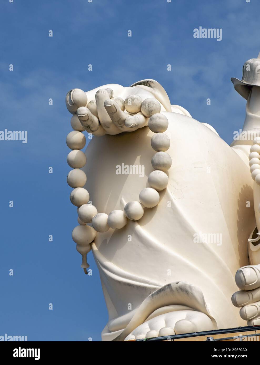 Primo piano della statua di Budai - Buddha che ride, Tempio di Vinh Trang, My Tho, Delta del Mekong, Vietnam, Asia Foto Stock
