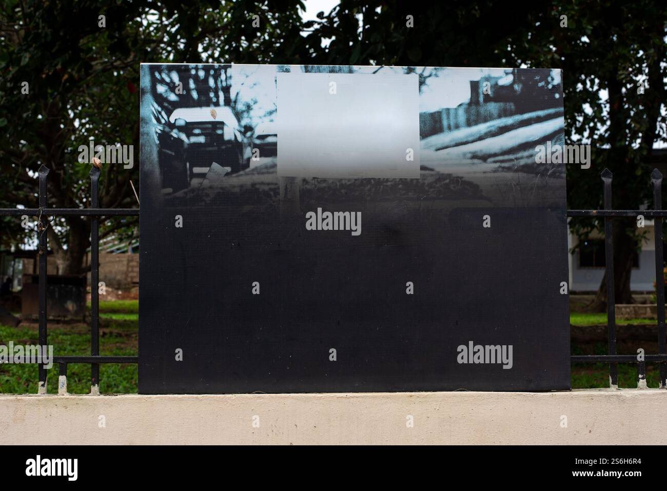 Una lavagna bianca per strada Foto Stock