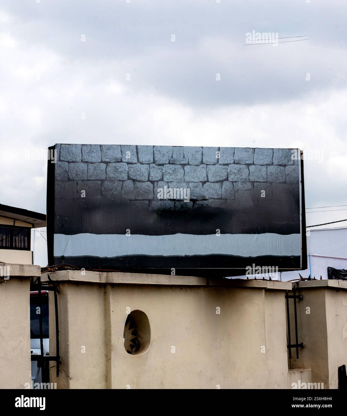 Una lavagna bianca per strada Foto Stock