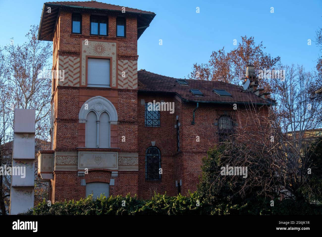 Dimora storica lungo via Berengario e via Brin a Milano, Lombardia, Italia, vicino a Citylife, conosciuto come Castello Pozzi Foto Stock