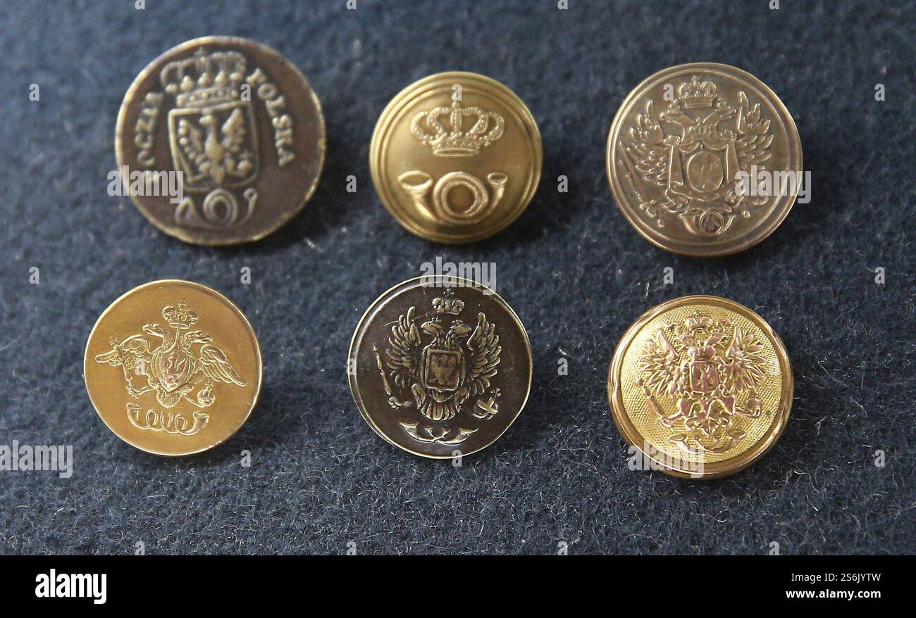 Breslavia, Polonia. 6 marzo 2024. Bottoni per le uniformi postali visibili nella mostra del museo. (Credit Image: © Damian Klamka/ZUMA Press Wire) SOLO PER USO EDITORIALE! Non per USO commerciale! Foto Stock