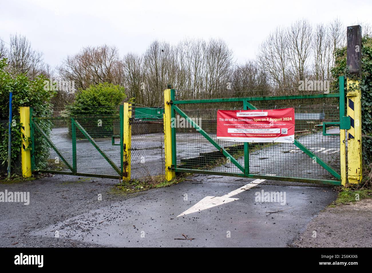 Centro di riciclaggio dei rifiuti domestici chiuso a Middlewich, Cheshire, Regno Unito Foto Stock