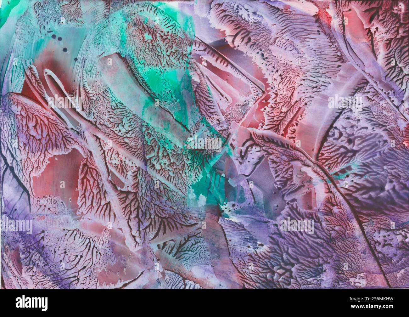 Pittura astratta encaustica con effetto testurizzato in viola, verde e malva: Dipinta con un ferro per pittura Foto Stock